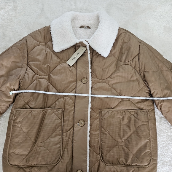 NWT Levi's Quilted Fleece Reversible Brown Jacket Size M Winter Sherpa Utility - Picture 10 of 16